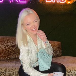 Meet your Posher, Taylor